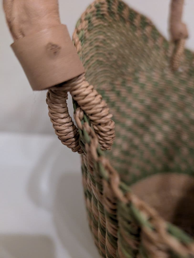 かごバッグ　革　円筒形