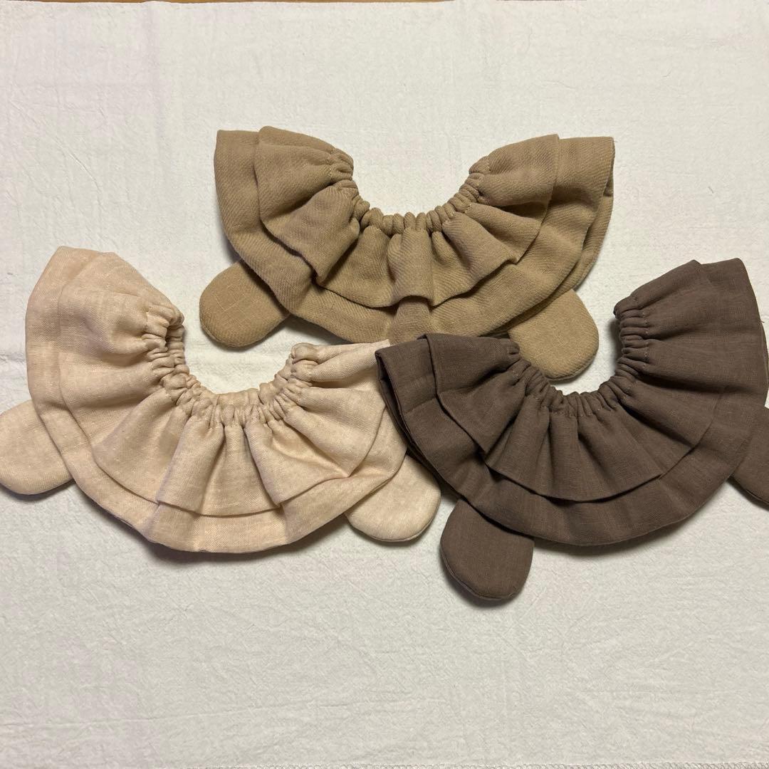 2429 ハンドメイドスタイ　名入れスタイ　ベビースタイ　フリル　くま耳