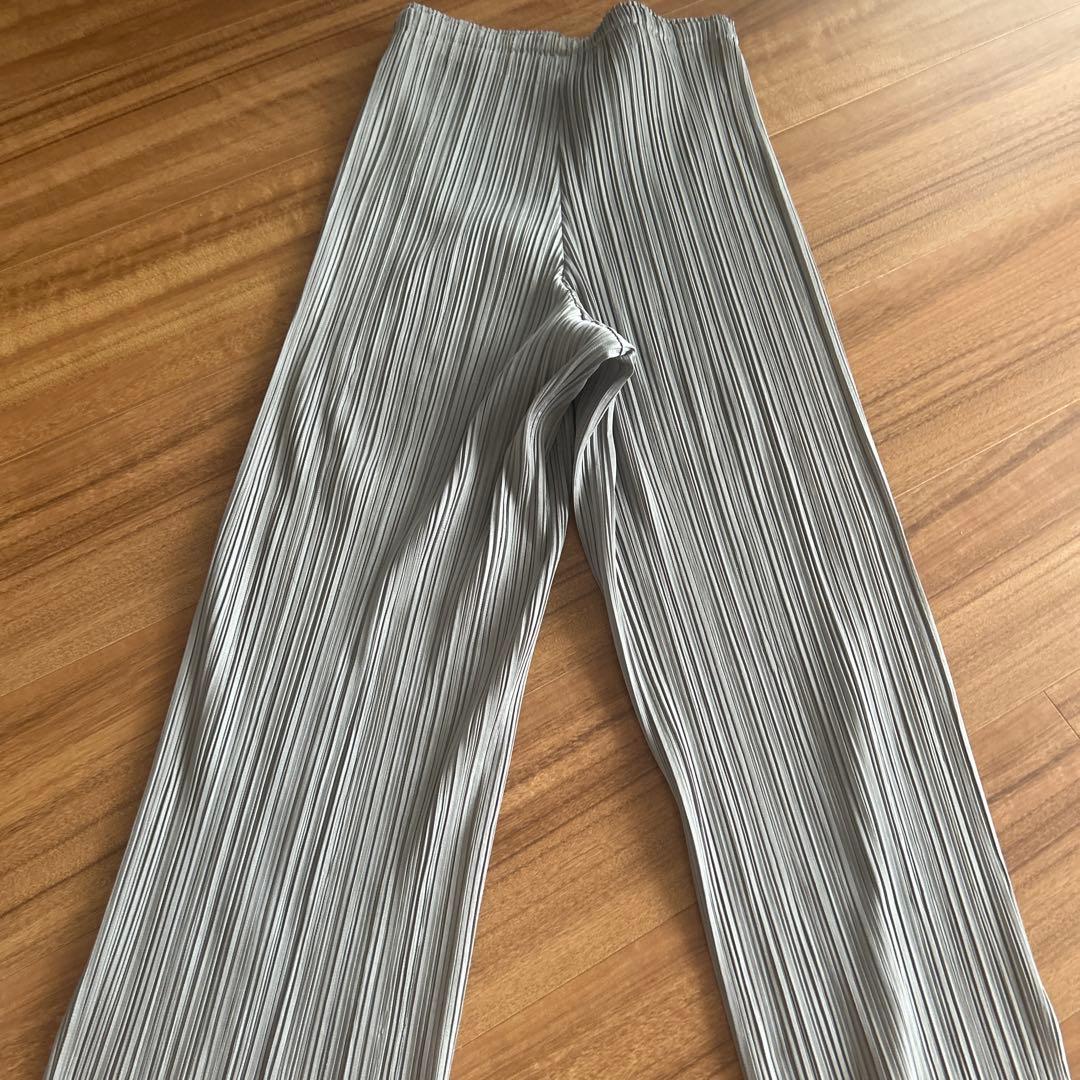 EATS PLEASE グレー プリーツキュロット