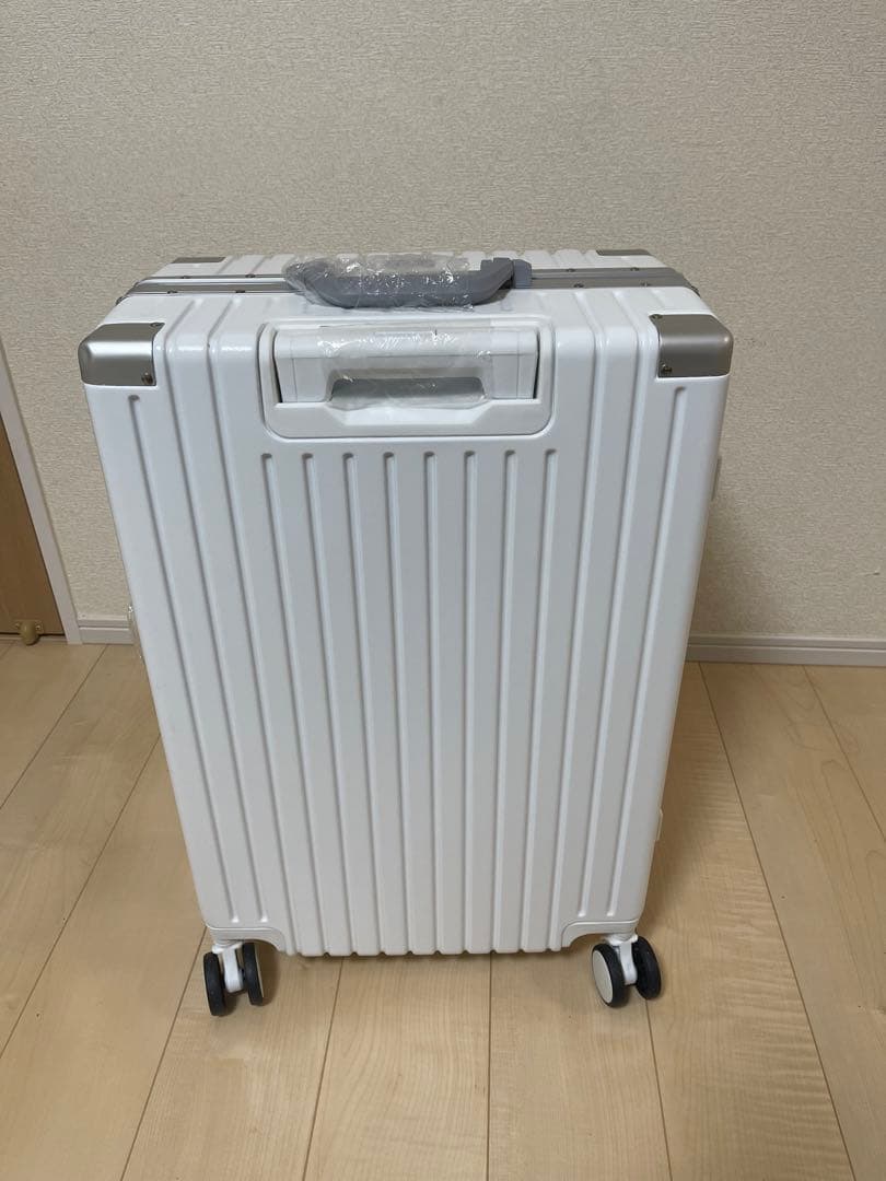 超軽量スーツケース TSAロック搭載 8輪