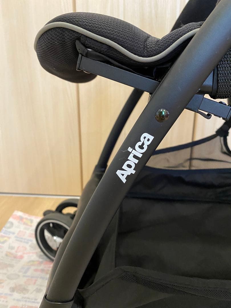 【2023年購入品 】Apricaラクーナクッションフリー　純正レインカバー付き