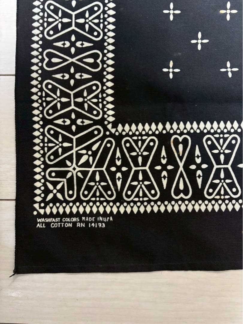 【美品vintage】希少黒　クロスバンダナ　ヴィンテージ　70s