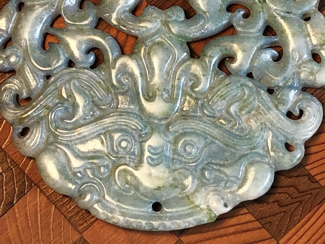 【 中国骨董翡翠 】　双龍饕餮文　地透かし容彫り　佩玉/古玉/和田玉