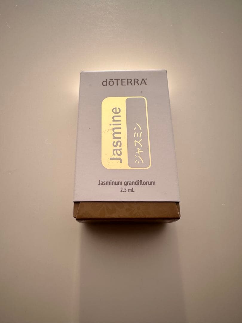 doTERRA ジャスミンエッセンシャルオイル 　【新品　未開封】