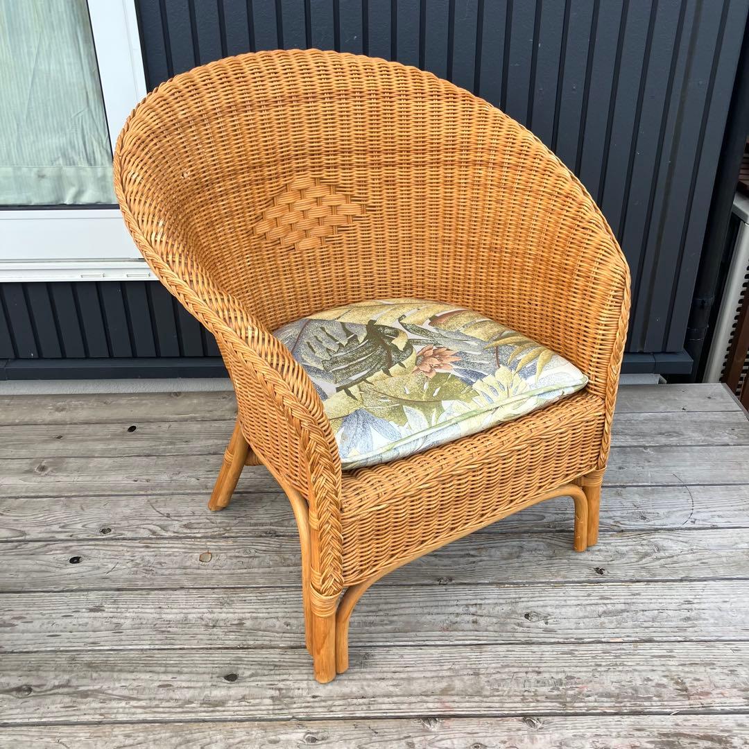 ① 昭和レトロ カザマ 花柄クッション アーチ型ラタンチェア アームチェア