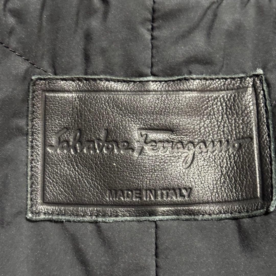 ✨大人気✨ サルヴァトーレフェラガモ　ガンチーニボタン　ステンカラーコート紺54