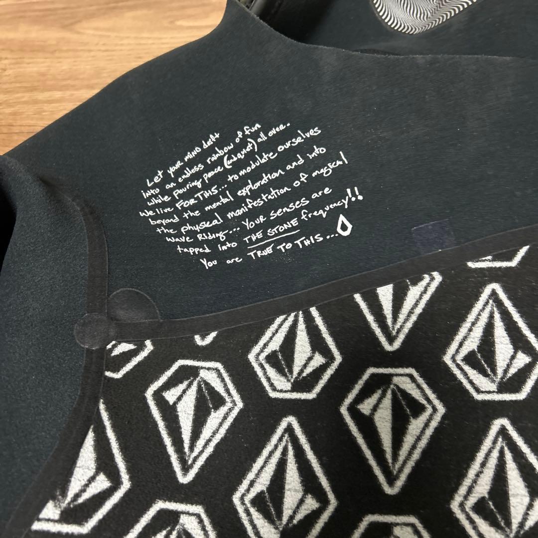Volcom フルスーツ ブラック/カモフラージュ 4/3mm ボルコム