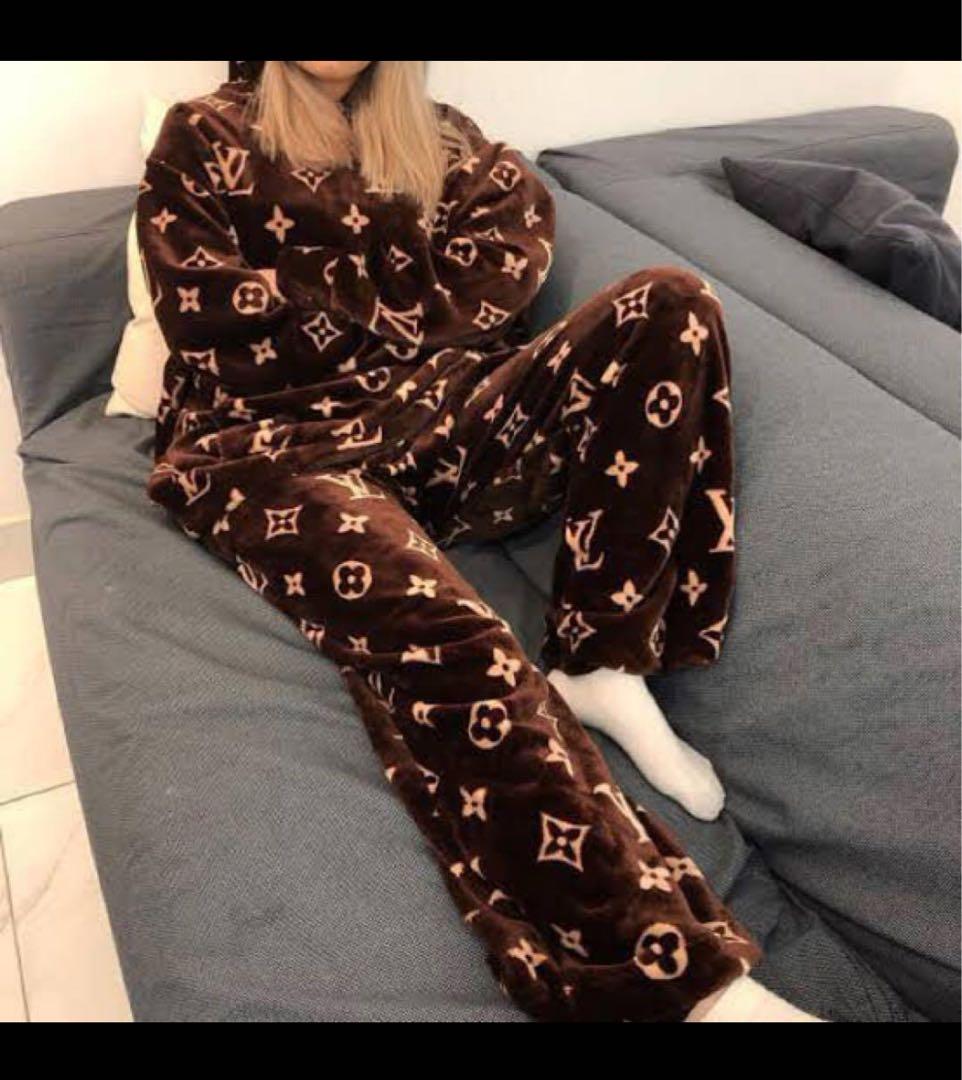 猫*師様 VANDY THE PINK LV Monogram Cozy