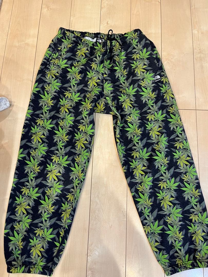 THE NORTH FACE x Supreme 大麻柄スウェット　シュプリーム