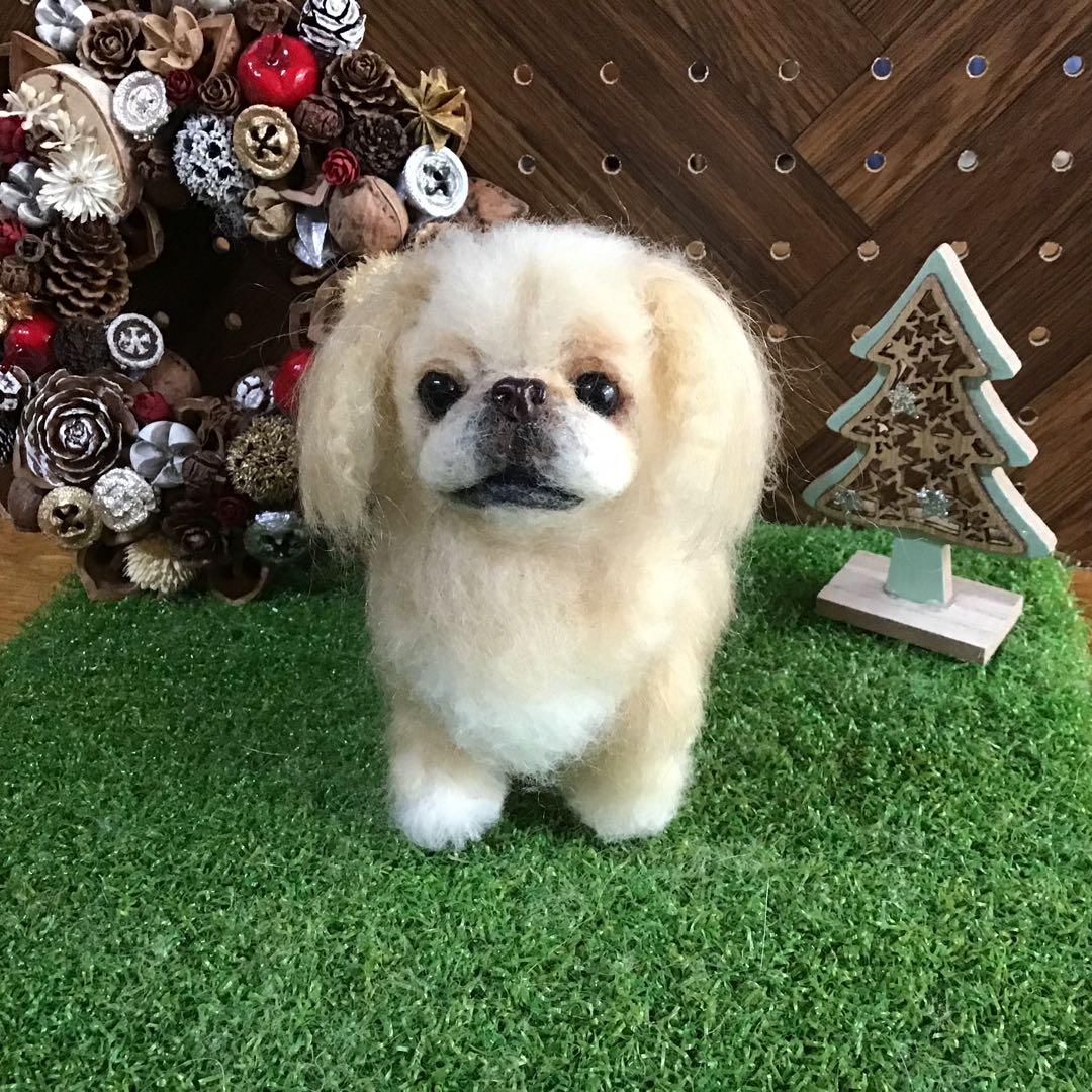 ペキニーズ立ち姿（クリーム）