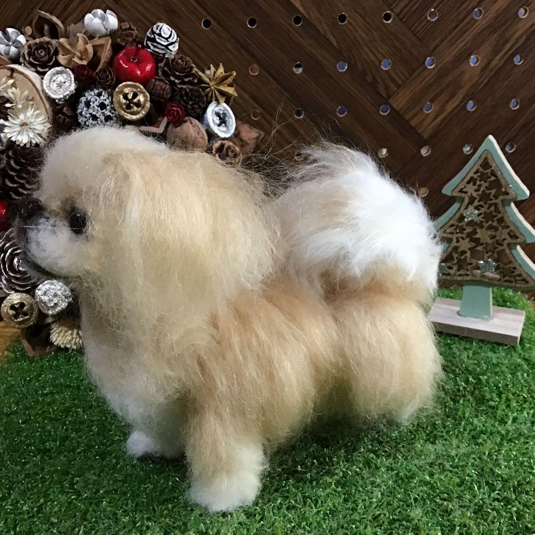 ペキニーズ立ち姿（クリーム）