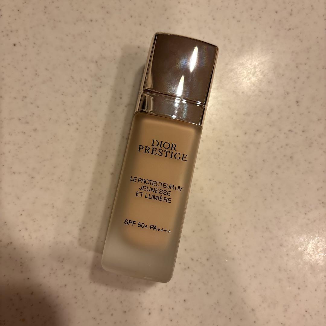 Diorプレステージホワイト ル プロテクター UV ルミエールBB 00