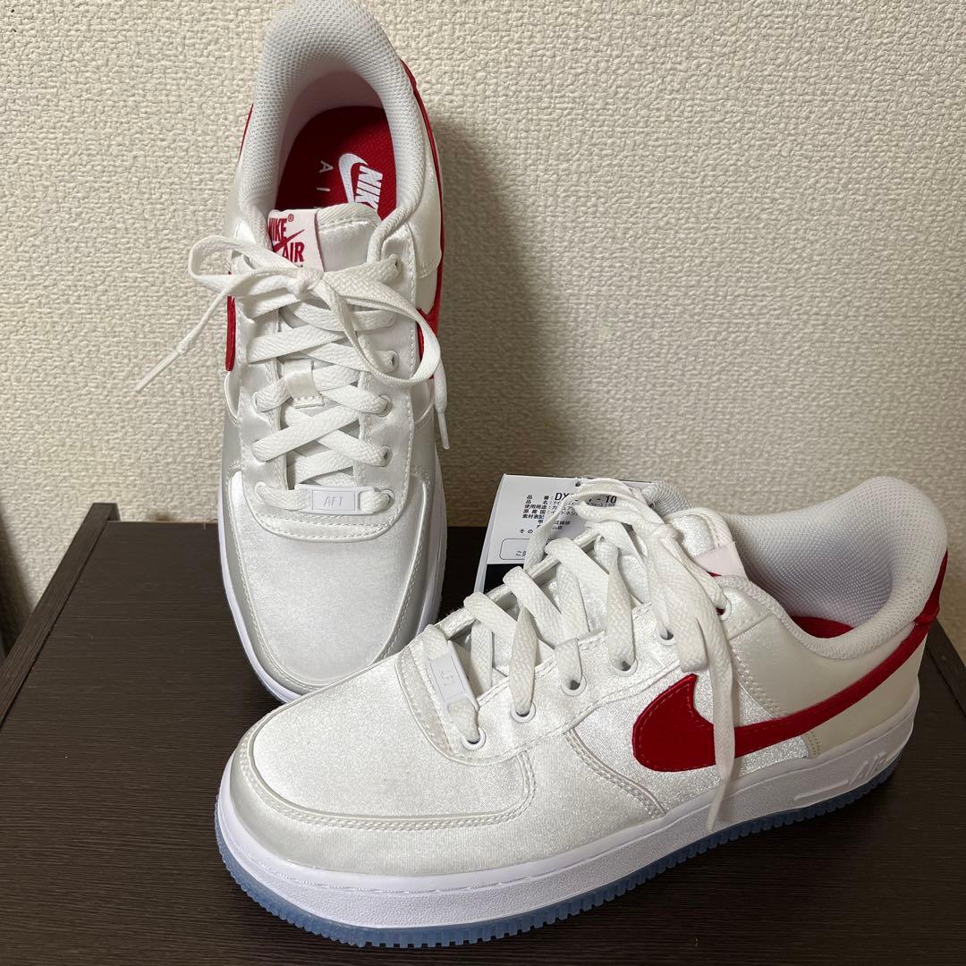 NIKE エアフォース1 07 ESS SNKR DX6541 100