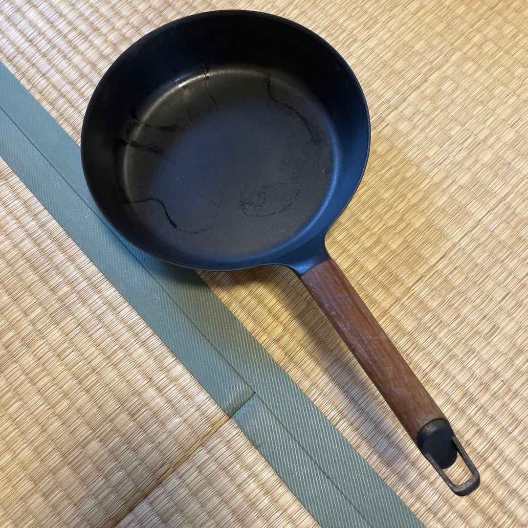 VERMICULAR 鋳鉄フライパン 24cm