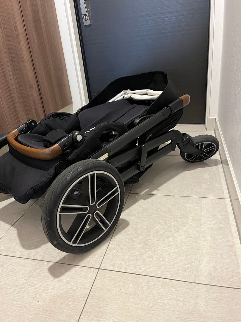 な*ら様 NUNA mixx nextベビーカー