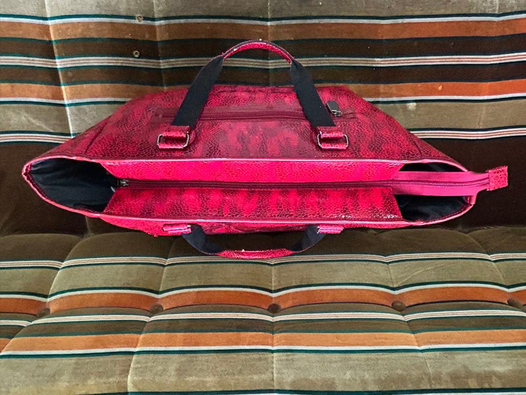 ダンスウィズドラゴン　ボストンバックショルダー付レッド