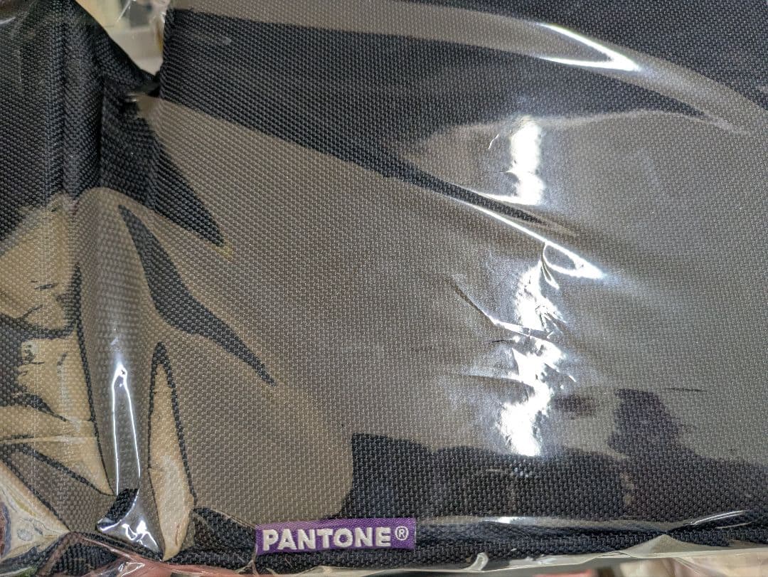 PANTONE　サバイバルキット　フルエディション