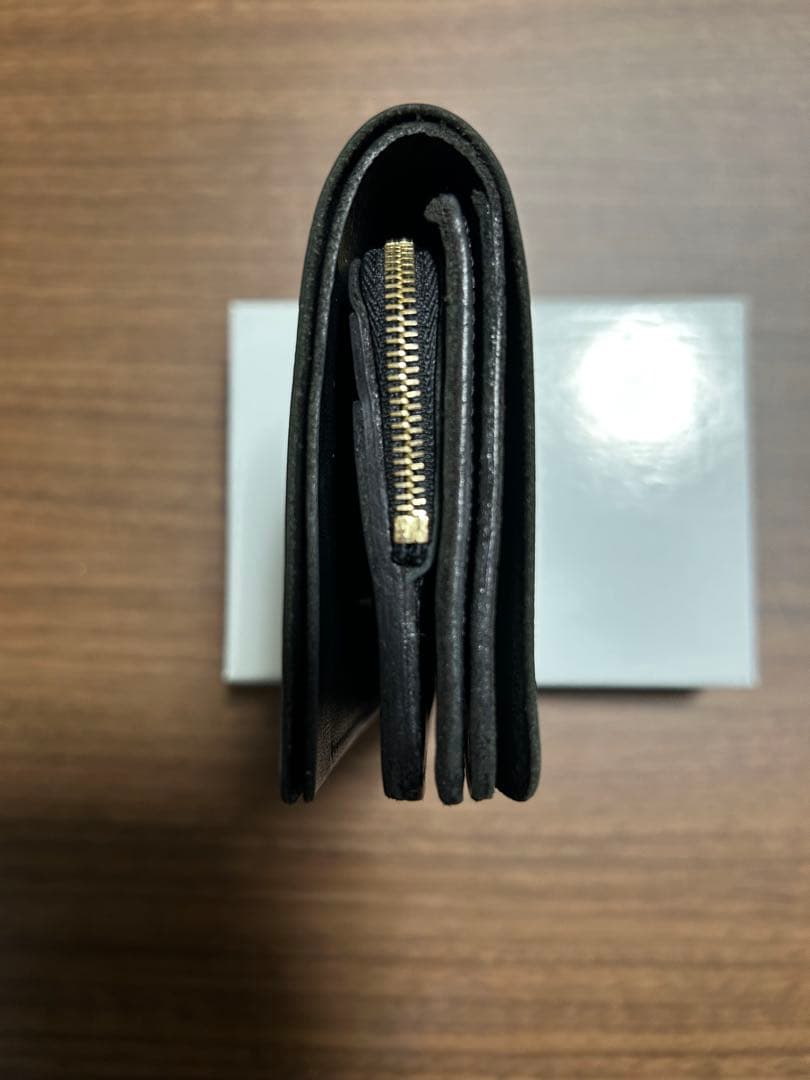 formeShort walletフォルメ黒 レザー 二つ折り財布