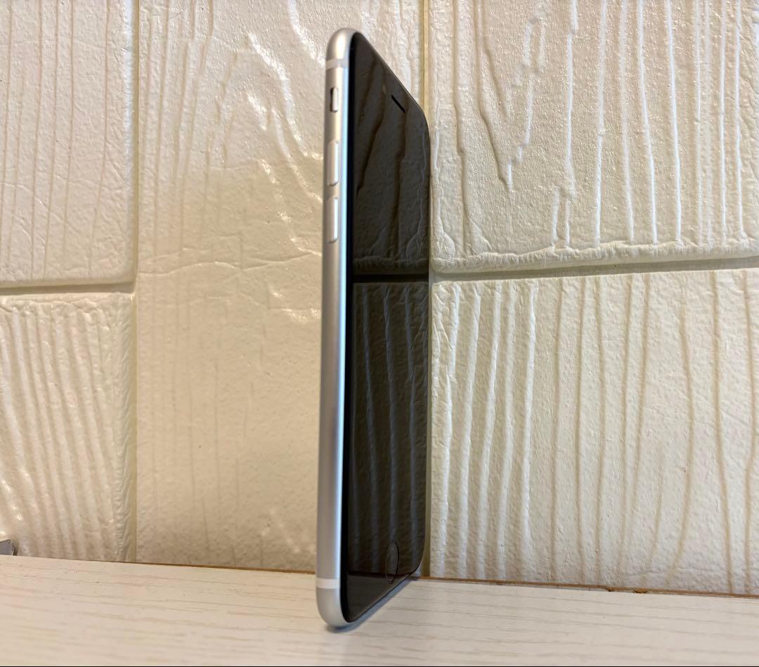 Apple iPhone SE 第3世代 64GB スターライト　ホワイト　白