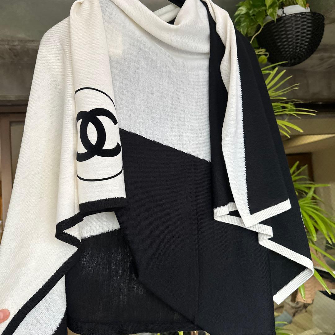 CHANEL ロゴ入りマフラー ブラック/ホワイト