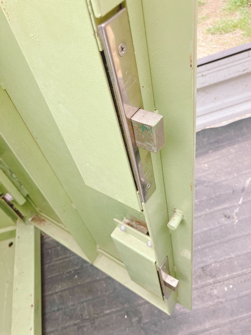 火薬貯蔵庫 保管庫 危険物 鍵付