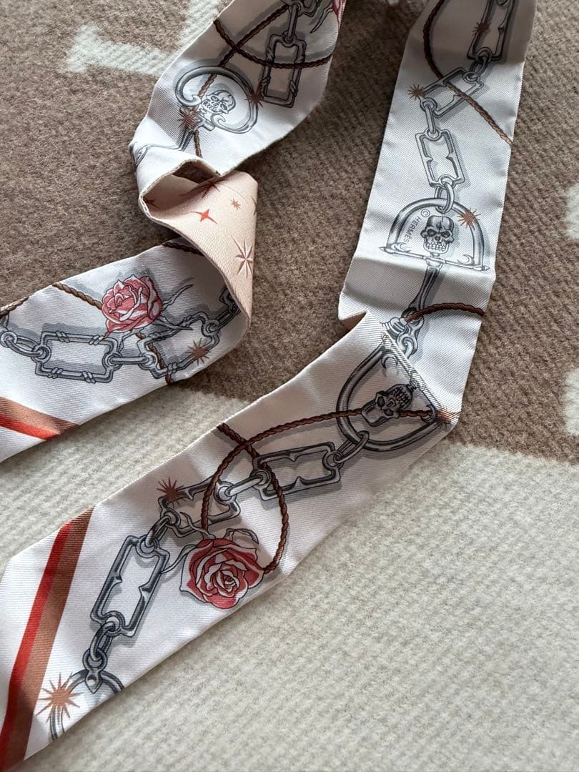 エルメス　ツイリー　《セ・ラ・フェット》　新品未使用