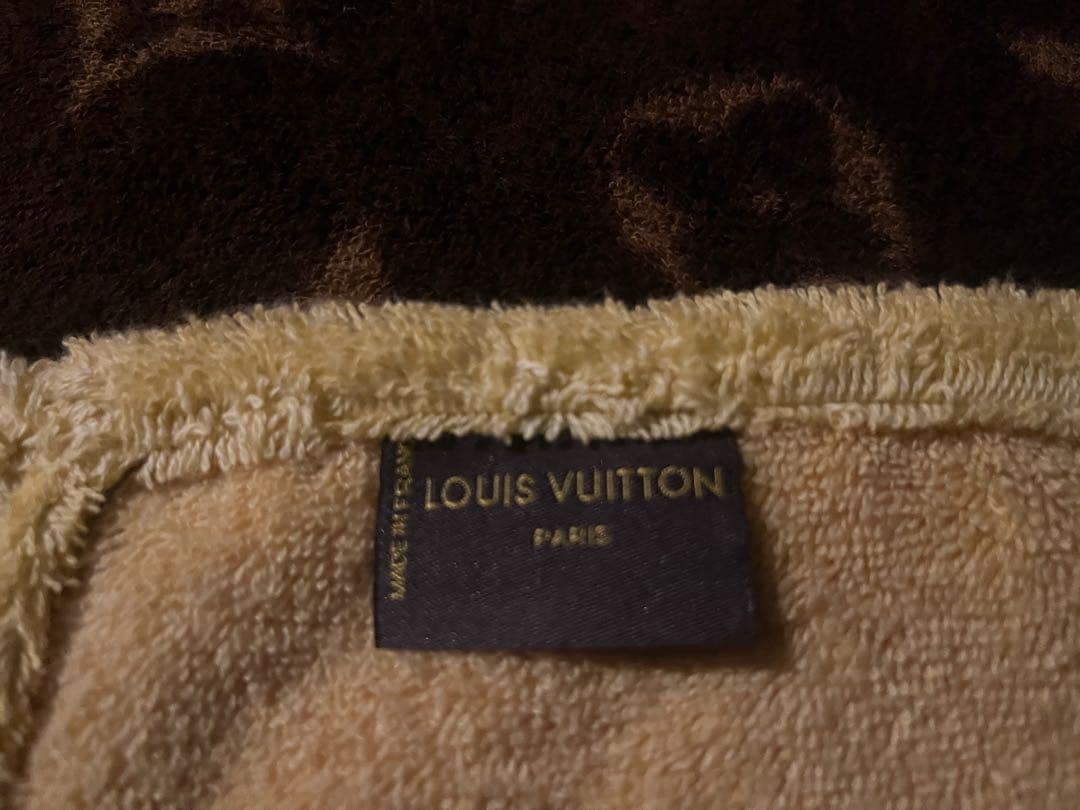 ルイヴィトンモノグラム柄バスタオル