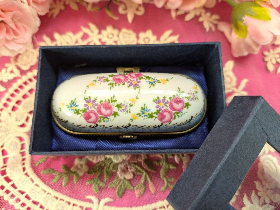 2月のお値下げ✽仏リモージュボックス✽ピルケース✽VINTAGE(修復アリ品)
