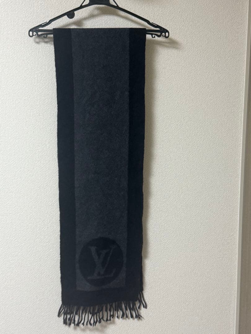 【訳あり】ルイヴィトン黒マフラー
