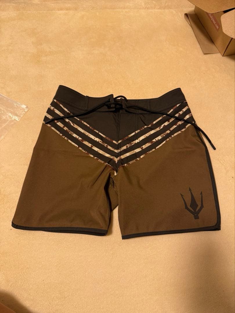 ファイドFIEDサーフパンツ/フィジーク/ステージショーツ28サイズ