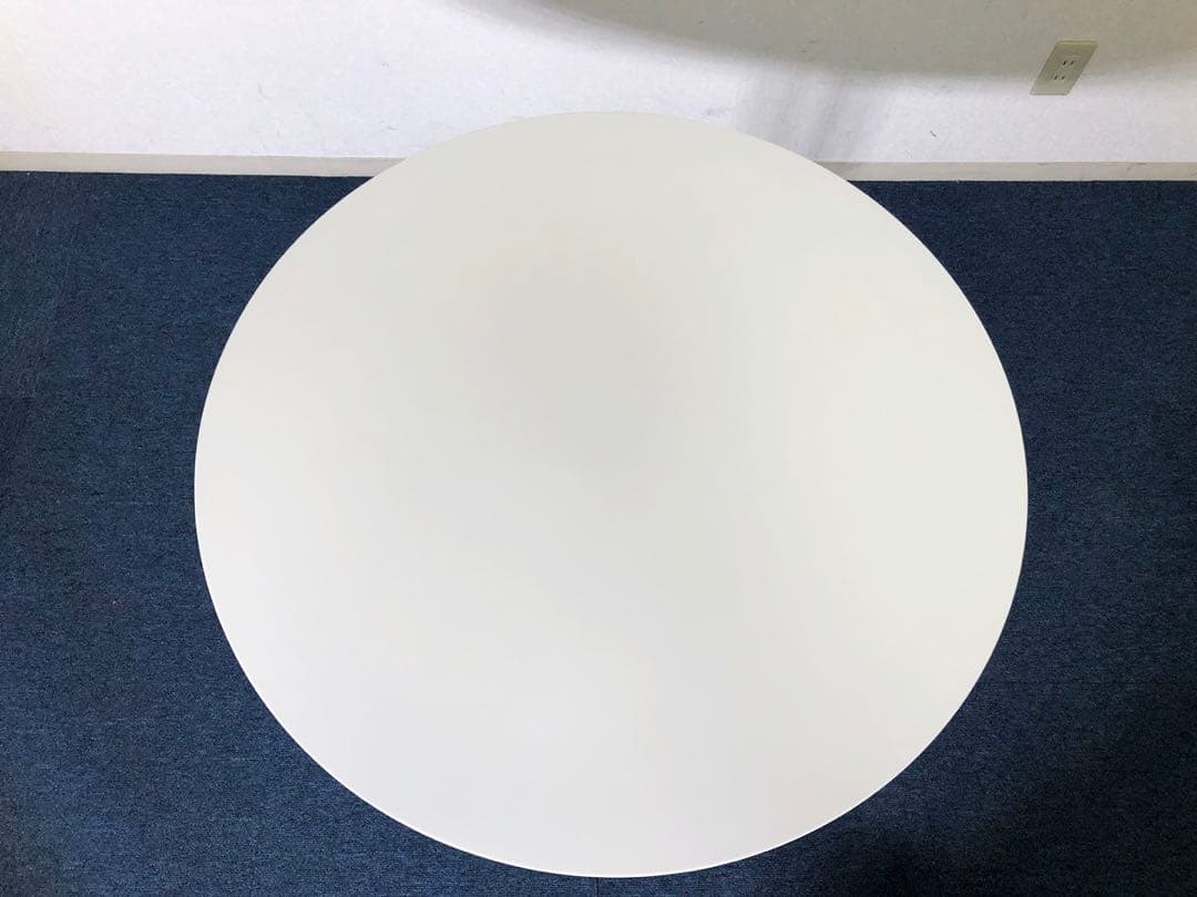 エレガント調丸型ダイニングテーブル Semind 円形テーブル木製カフェテーブル