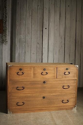 古く味のある木製の引き出し5杯　チェスト　昭和レトロ　タンス　古家具　古民家