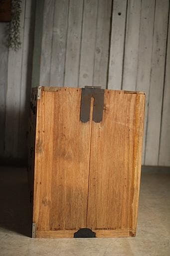 古く味のある木製の引き出し5杯　チェスト　昭和レトロ　タンス　古家具　古民家