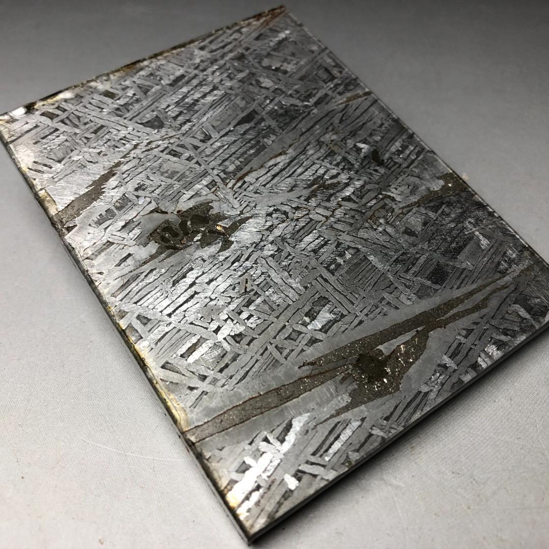 アルタイ隕石　 鉄隕石　メテオライト鉄隕石　原石　重さ約269ｇ