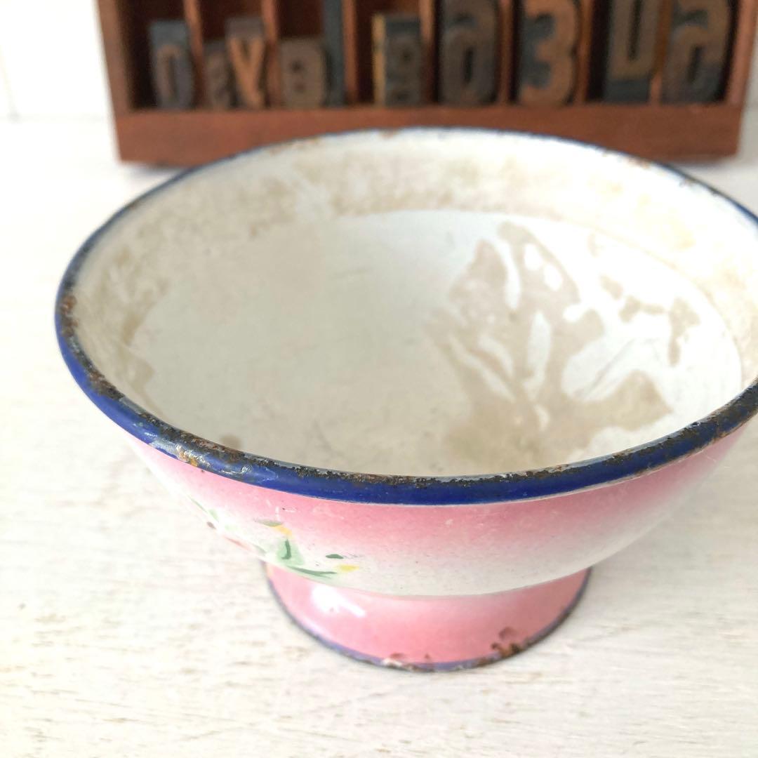 ぷ*い様 フランスアンティーク☘️ホーロー レア ピンク花柄トレイ ボウル