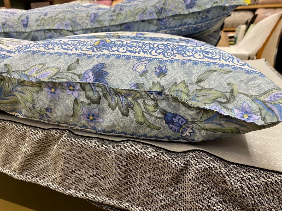 西川　羽毛掛け布団・リバクラブ　ハンガリー産グレーグースダウン９０%・シングル