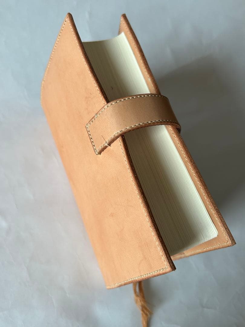 聖書 新改訳2017 中型 革カバー レザー ベージュ