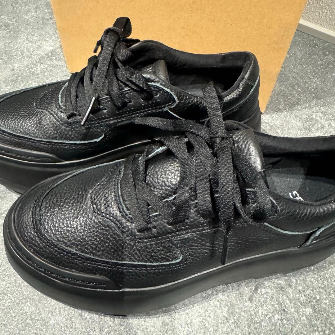 【未使用級】UGG アグ マリンメガレース　23センチ厚底スニーカー 黒 レザー