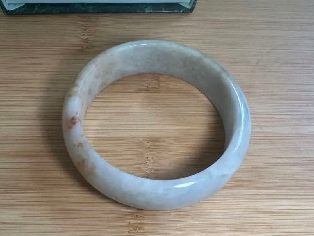 翡翠のブレスレット