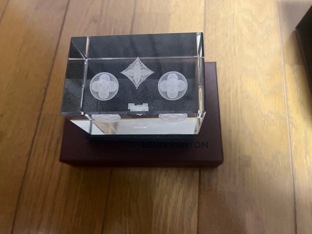新品⭐︎顧客限定ギフトレア品！LOUIS VUITTON ペーパーウェイト