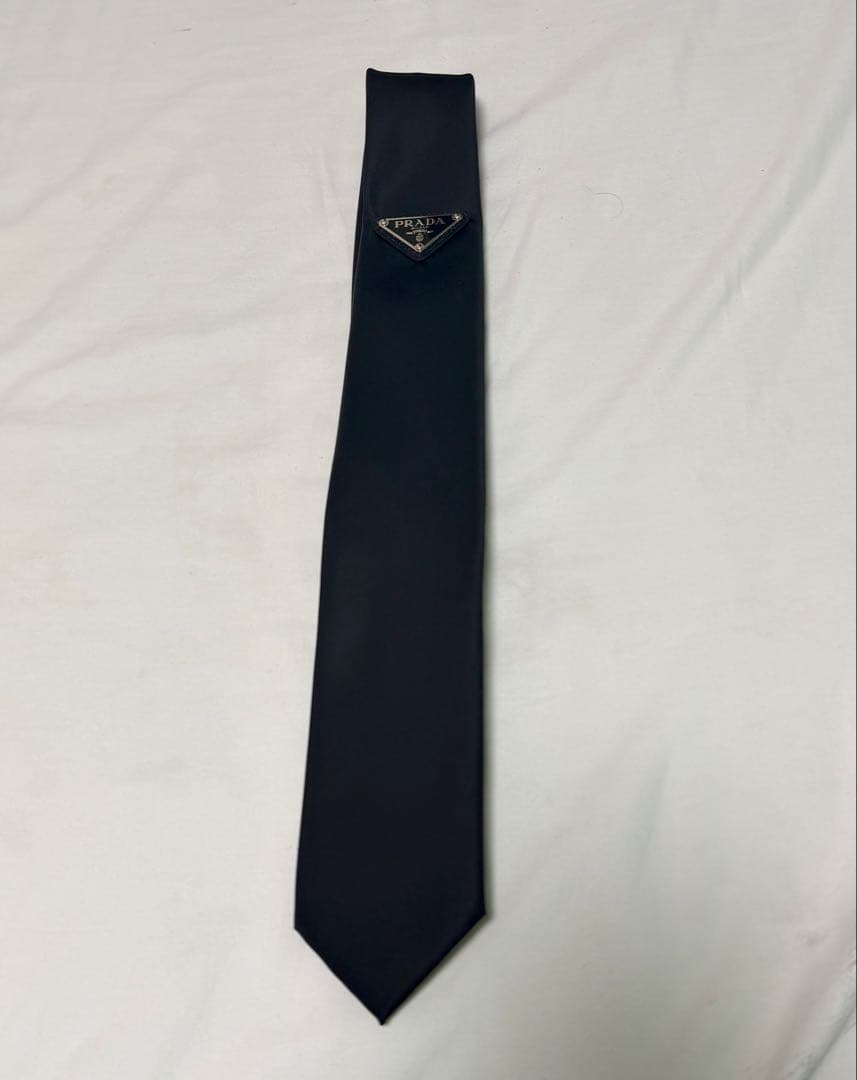 PRADAプラダ　黒ナイロン　3度使用の美品！