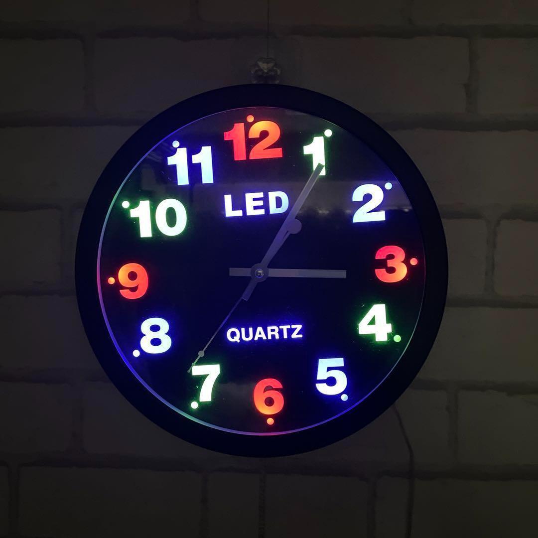 希少　新品同様　ネオンクロック　静音時計　モノトーンインテリア　LED掛け時計