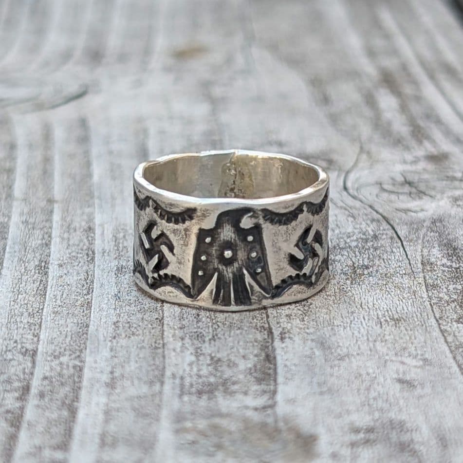ハンドメイドのシルバーリング　インディアンジュエリー風