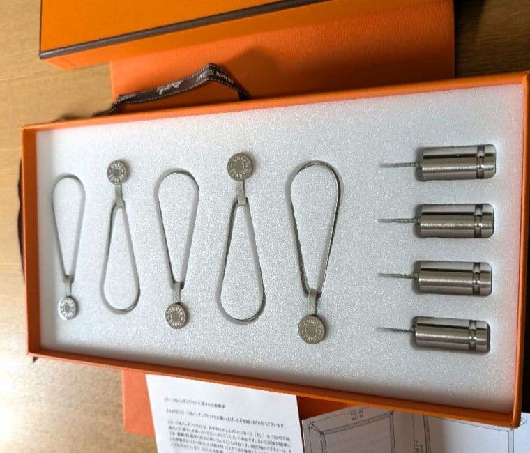 エルメス スカーフ壁掛け★年末の空間を上品に❣️部屋模様替えにエルメスの彩り❣️