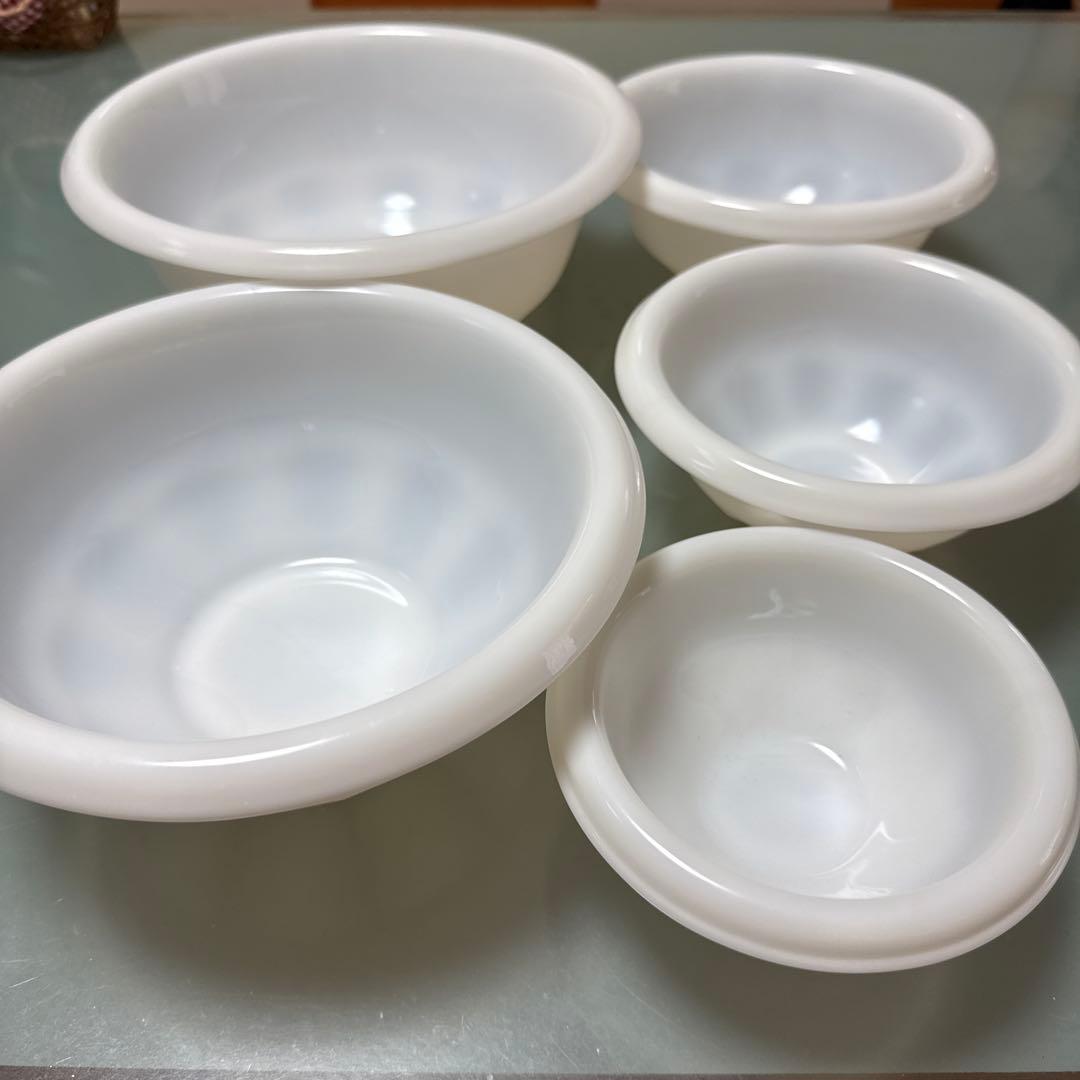 ヘーゼルアトラス　ミルクガラスボウル5個セット