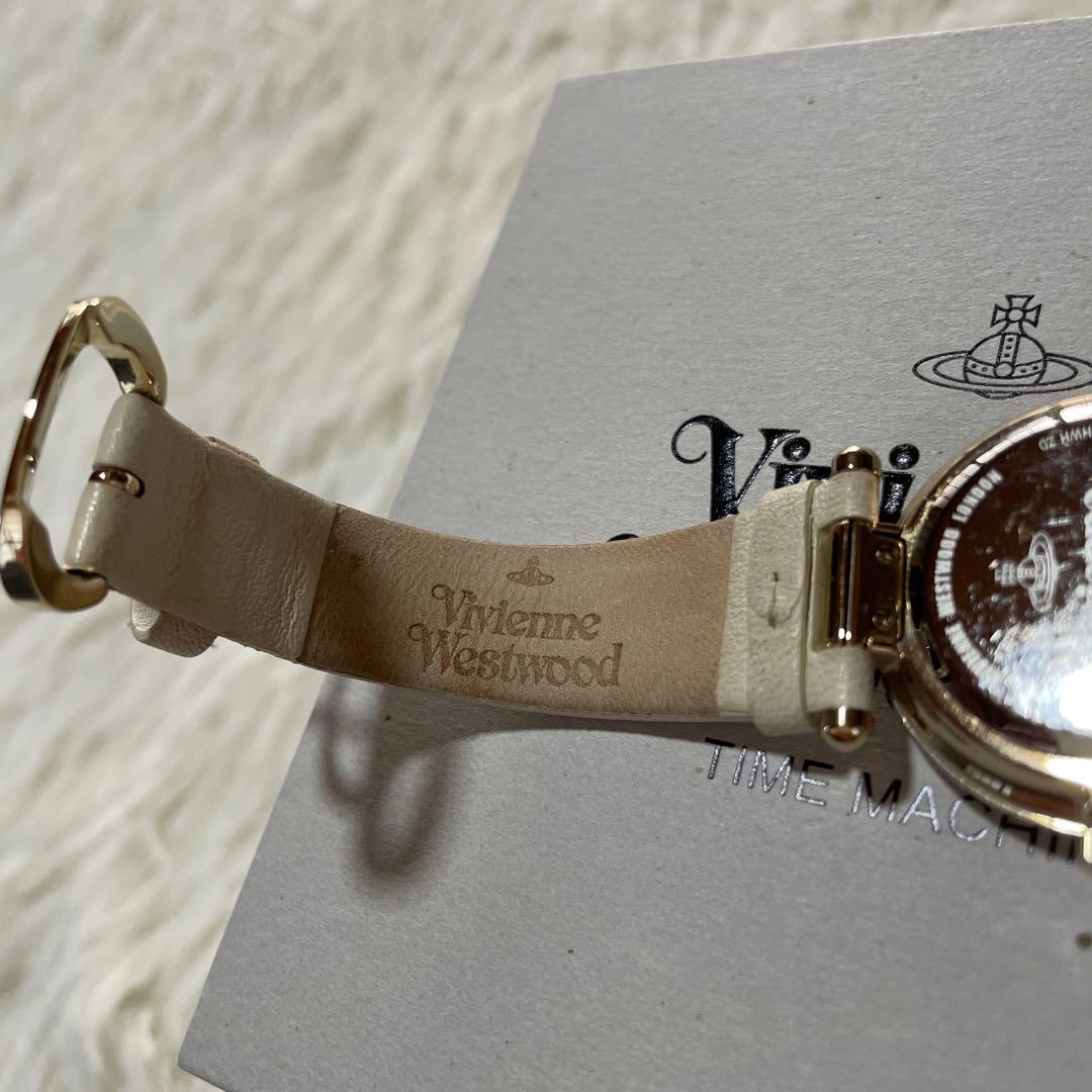 【美品、希少】ヴィヴィアンウエストウッド　腕時計　オーブチャーム付き　箱あり