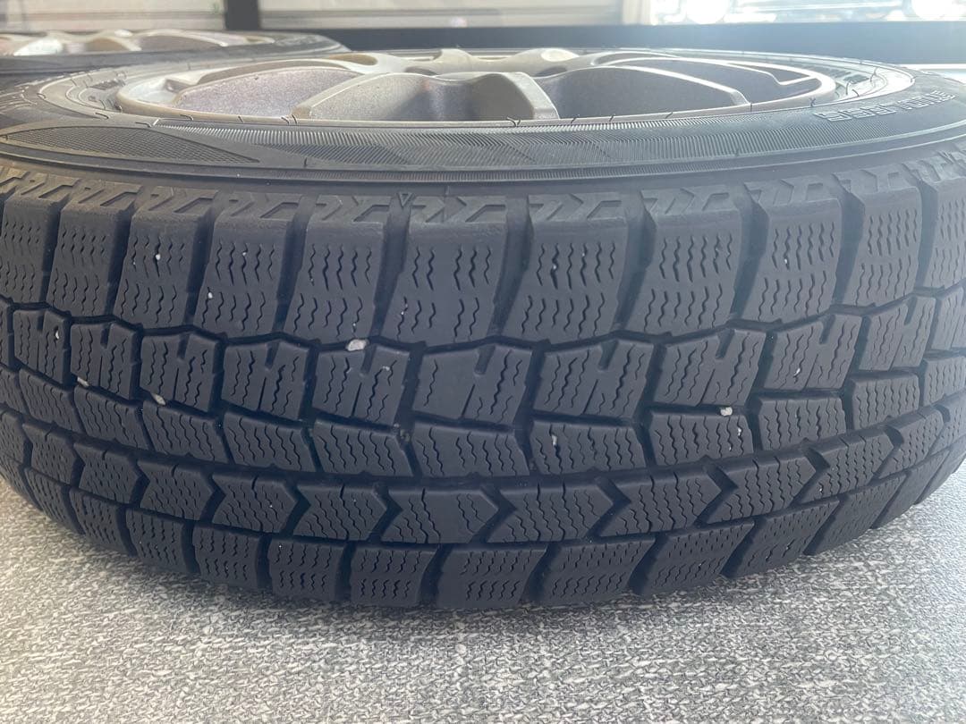 アクア　スタッドレス　165 70r 14 22年製