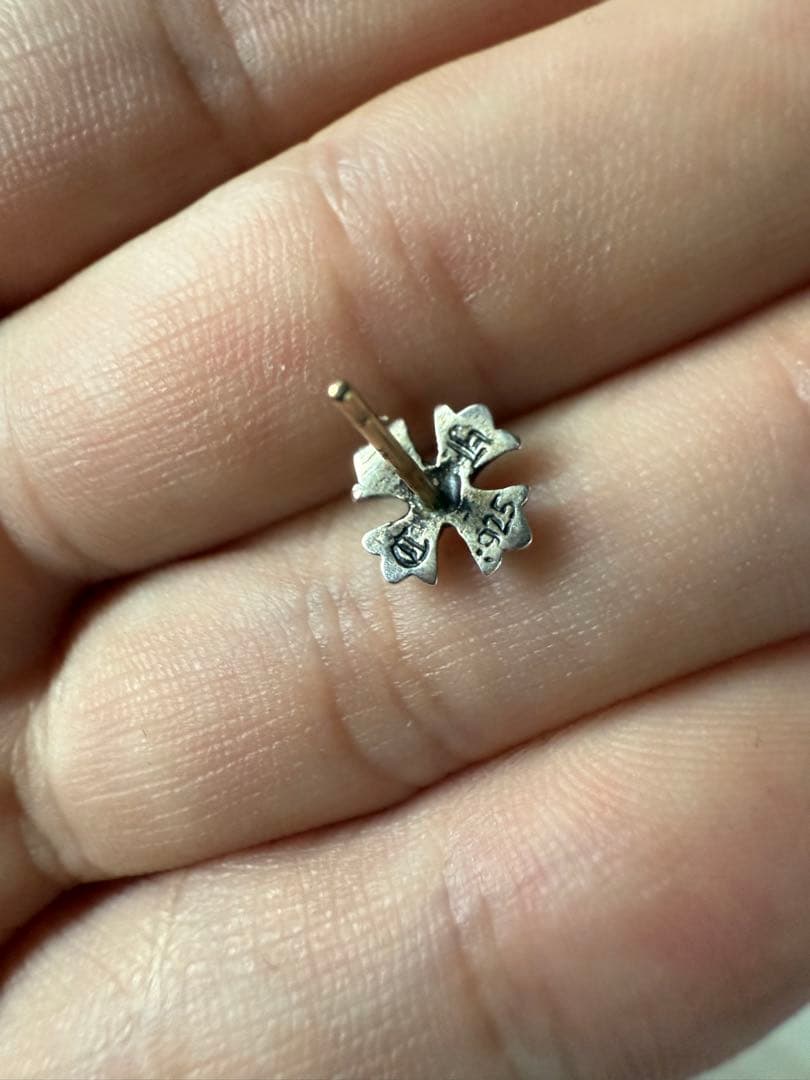 クロムハーツ CHプラススタッドピアスwithダイヤモンド