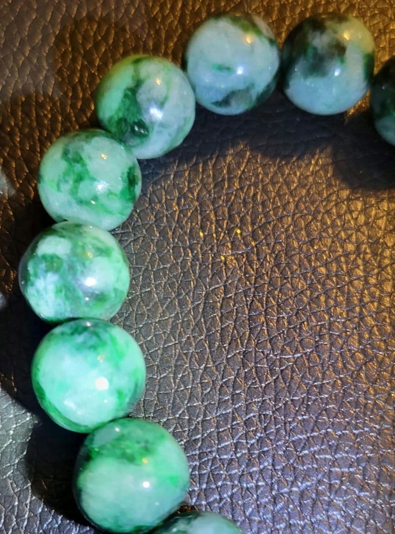 ☆！別格！！極上！！レア！☆糸魚川濃緑翡翠☆ろうかん質グリーン翡翠ブレスレット☆