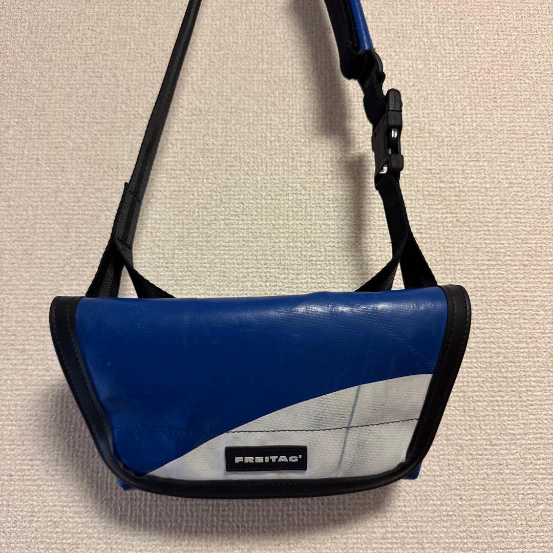 FREITAG メッセンジャーバッグ 青/白